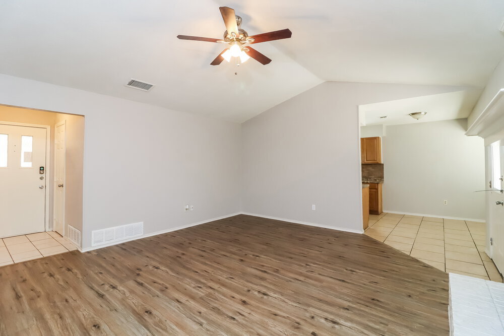 Building Photo - 428 Guadalupe Dr