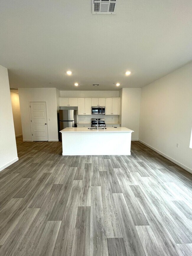 Building Photo - Stunning 3-Bed, 2-Bath Lennar Home in Fresno – Your Dream Home Awaits!