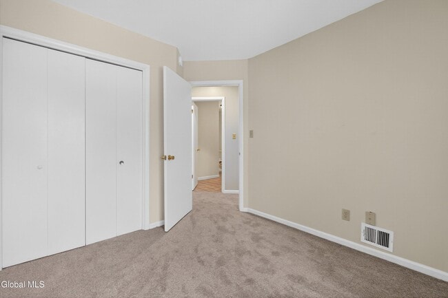 Building Photo - 17 Derby Dr