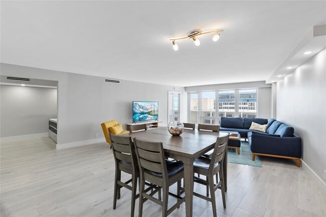 Building Photo - 4100 Galt Ocean Dr