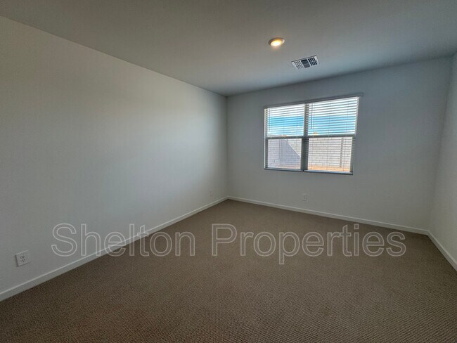 Building Photo - 15928 W Gray Fox Trl