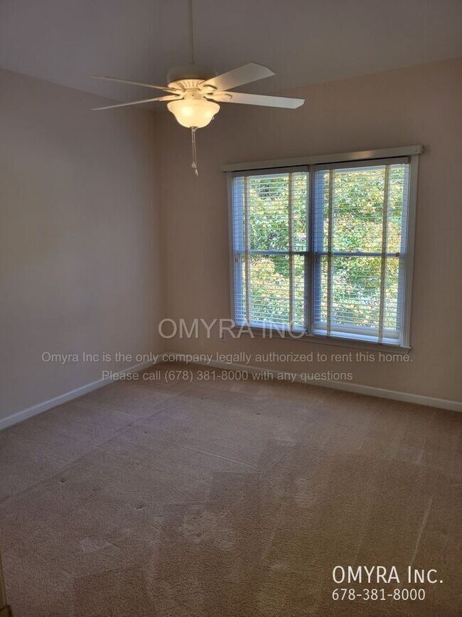 Building Photo - Gorgeous 5 Bedroom House in Peachtree Corn...