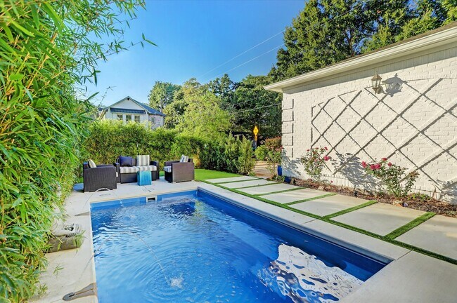 Building Photo - 1502 Whispering Pines Dr