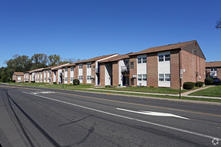 Knights Crossing 3404 Knights Rd Bensalem PA 19020 Apartment Finder