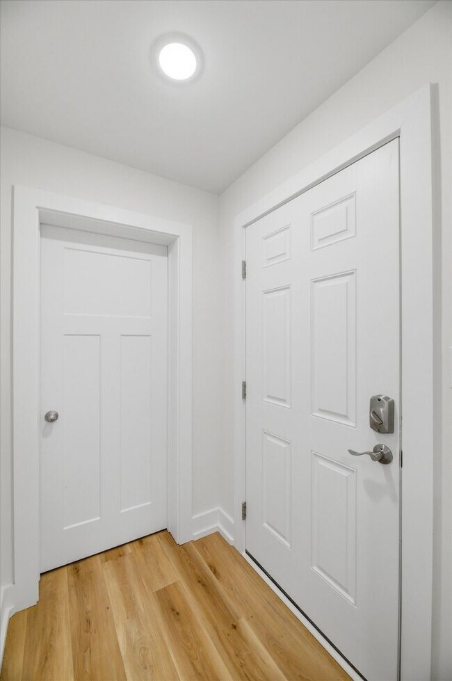 Building Photo - 2113 W Madison Ave