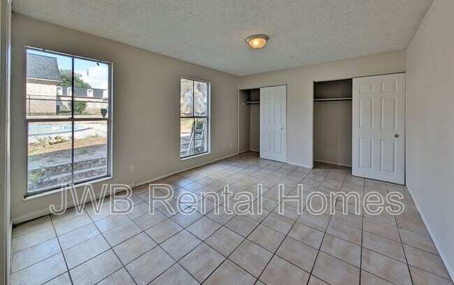 Building Photo - 7201 Arlington Expy