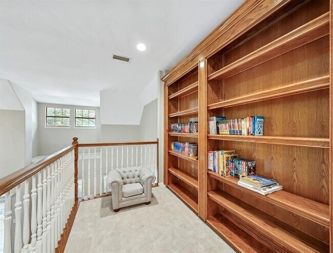 Building Photo - 22311 Claysprings Ln