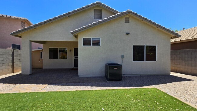 Building Photo - Clean and Cozy home in desirable Palm Valley!