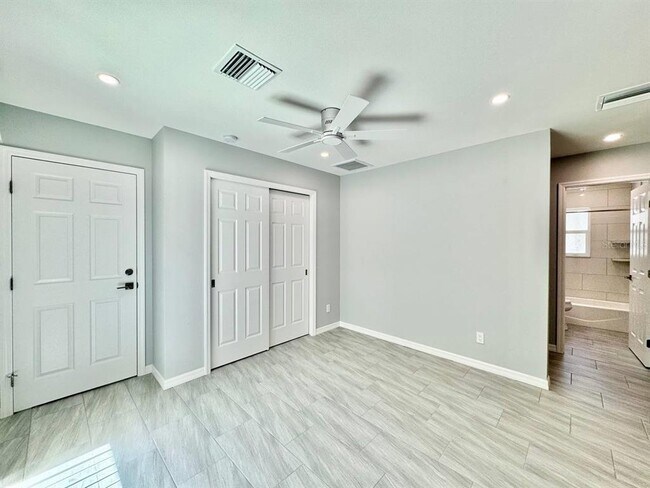 Building Photo - 4306 Porpoise Dr
