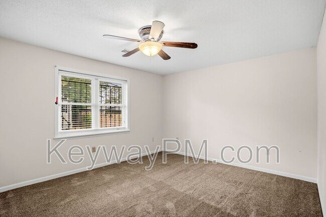 Building Photo - 3420 Linderwood Dr