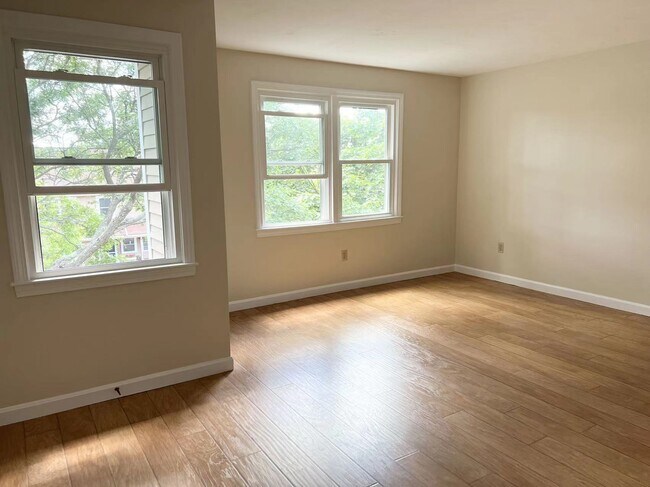 Building Photo - 200 Heroux Blvd