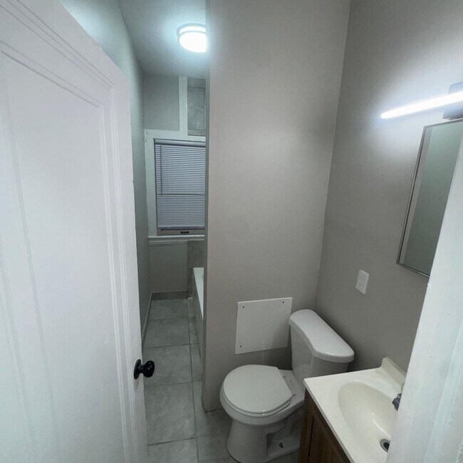 Building Photo - 234 E 156th St