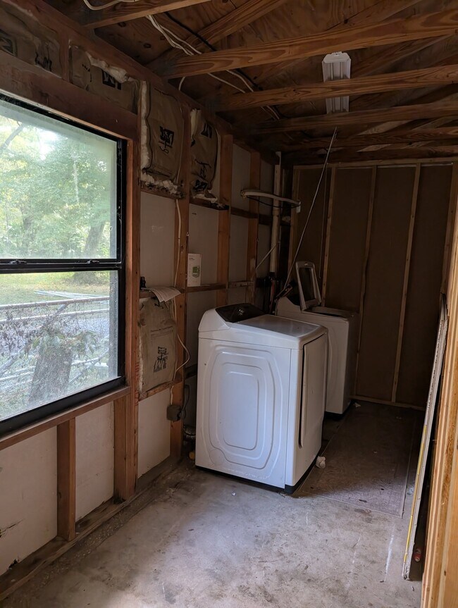 Building Photo - 6060 E Forest Trail Dr