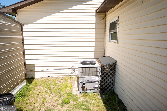 Building Photo - 3131 Langley Rd SW
