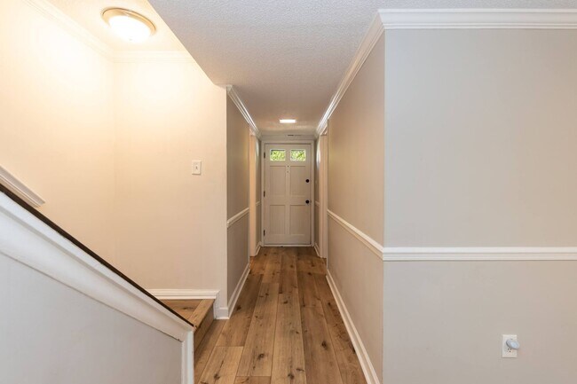 Building Photo - Fully Renovated 2BR Townhome-Style Condo – Available Now!