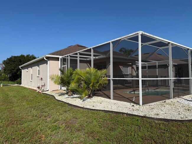 Building Photo - 1819 Lady Palm Ct