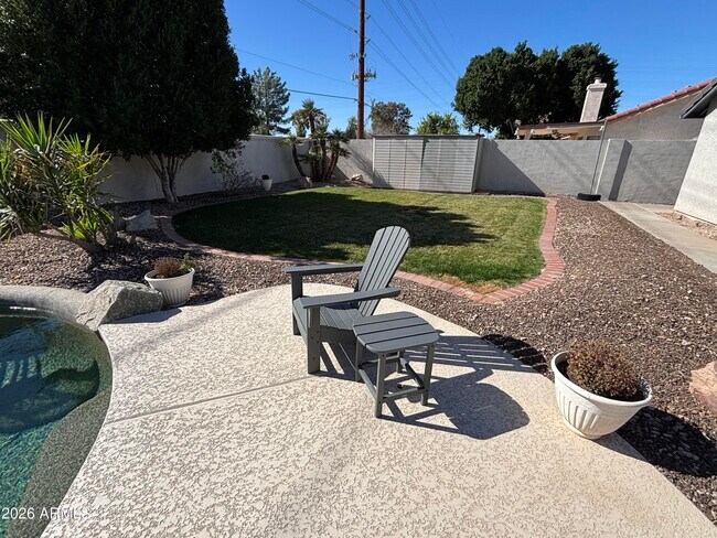 Building Photo - 2041 E Marquette Dr