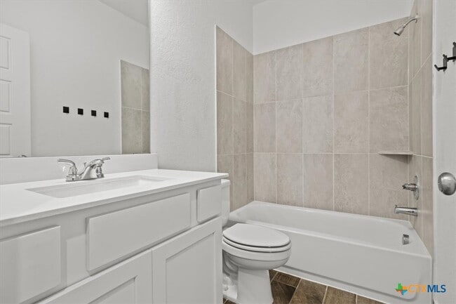 Building Photo - 1921 Creek Ridge St