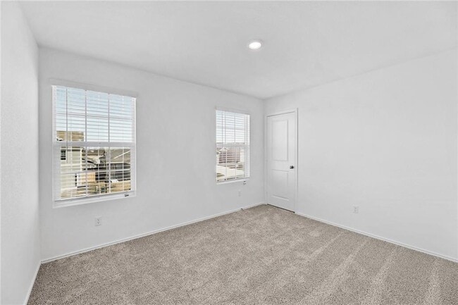 Building Photo - 128 Rooster Wy