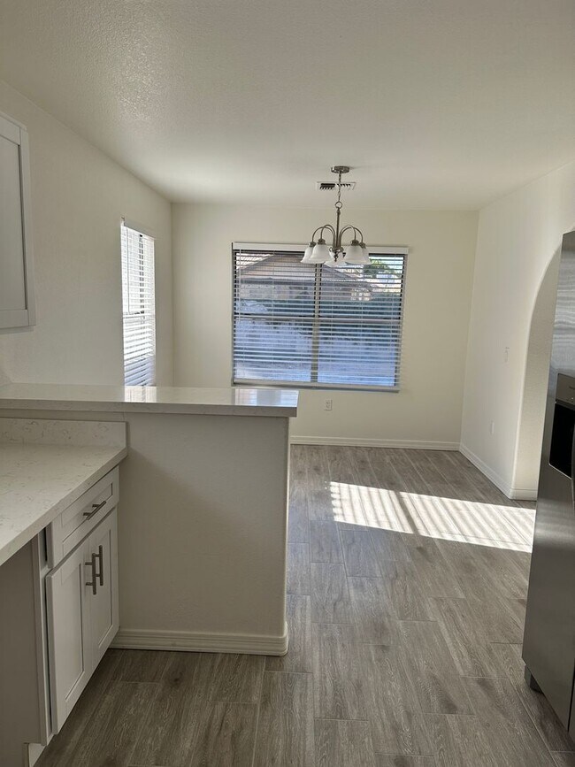 Building Photo - 1430 W Camino Ct