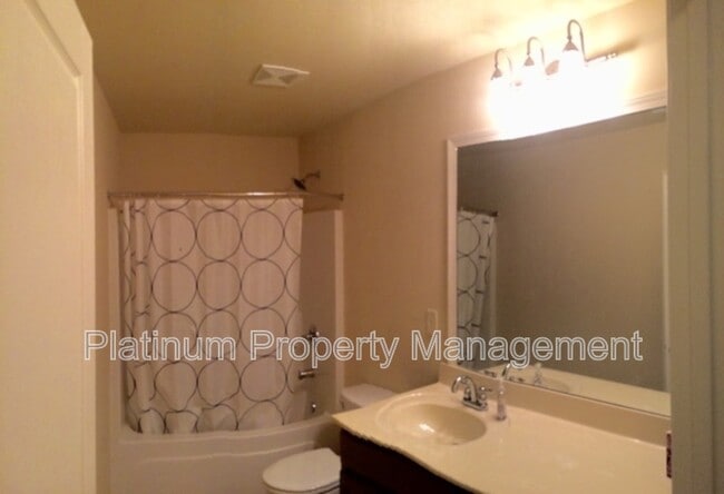 Building Photo - 2635 Runnymede Ct