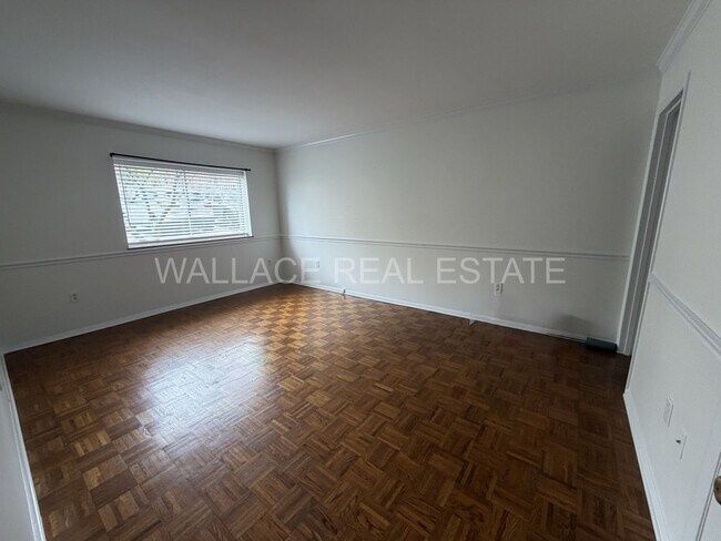 Building Photo - FANTASTIC 2 BEDROOM, 2 BATH CONDO IN THE HEART OF SEQUOYAH HILLS!!