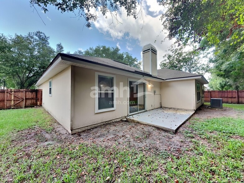 Building Photo - 14028 Crestwick Dr W