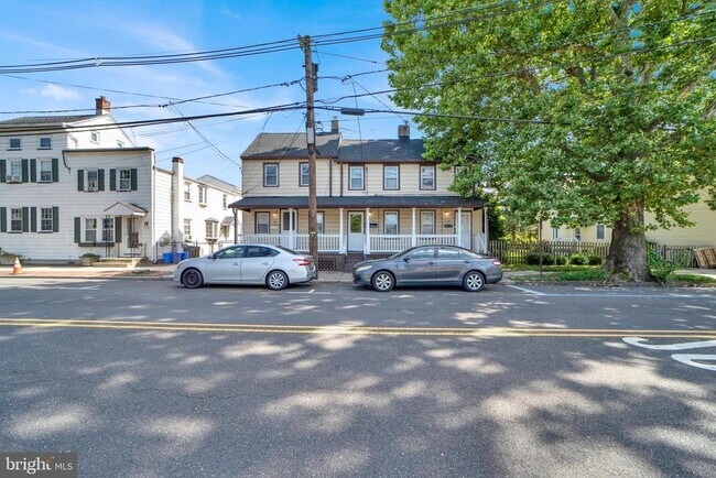 Building Photo - 110 Crosswicks St