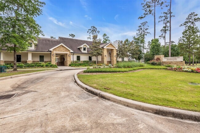 Building Photo - 32117 Magnolia River Trl