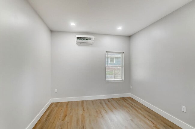 Building Photo - 3719 Kirkup Ave