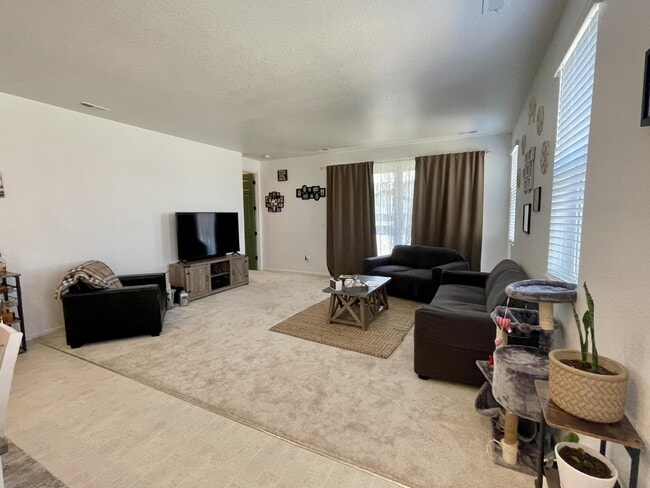 Building Photo - Charming One-Story Rancher with Bonus Room...