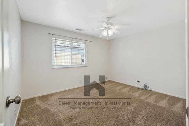 Building Photo - 2651 Elsinore St