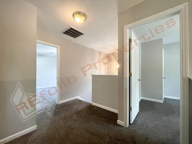 Building Photo - 1711 Mystic Dr