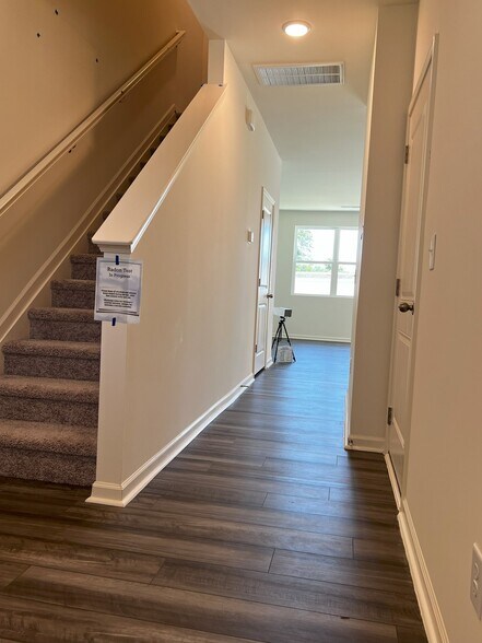 Building Photo - 136 S Chubb Rdg