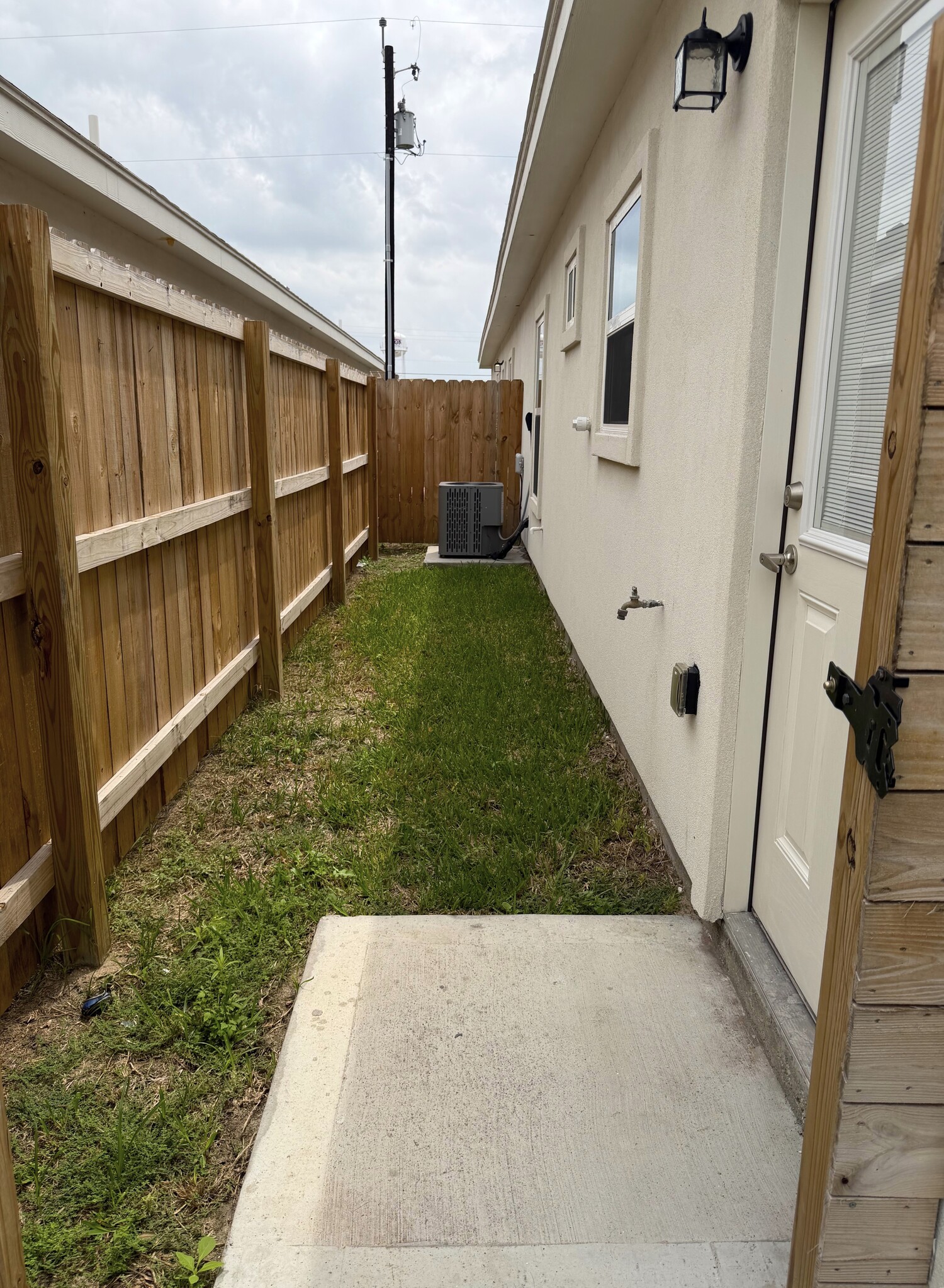 Building Photo - 220 W Campeche Ave