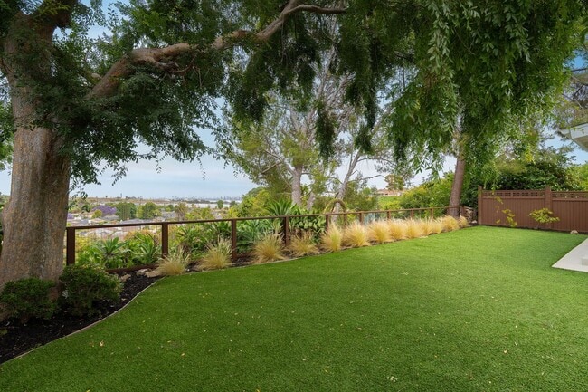 Building Photo - Updated Mid Century Home in Rancho Palos V...