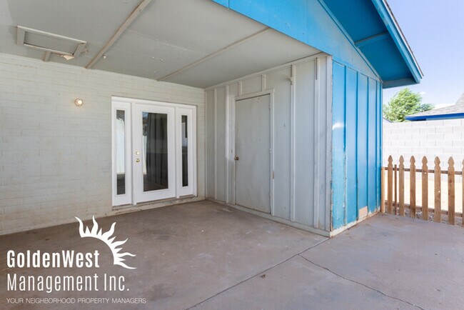 Building Photo - 3Bdm 2Ba Glendale Home with Private Backyard and Covered Carport