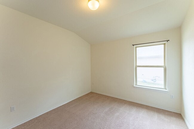 Building Photo - Beautiful Brick 3bed/2ba Home With High End Finishes & Must See Kitchen in NE Austin!