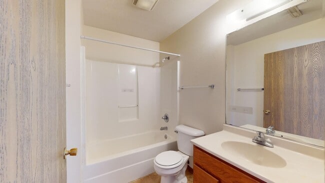Building Photo - 4525 Steinbeck St