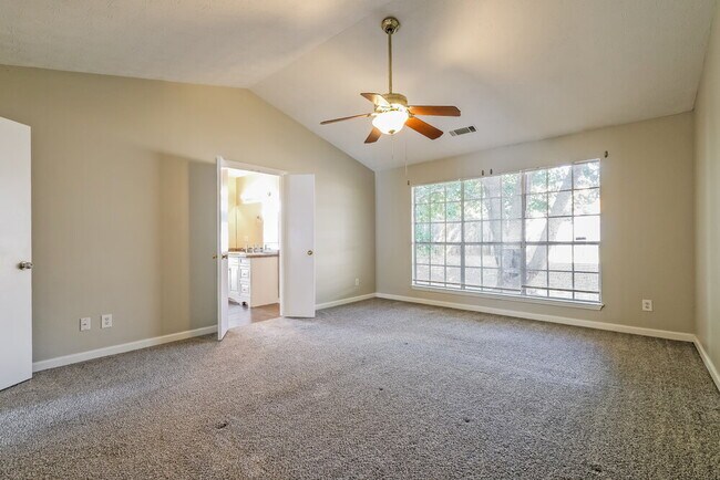 Building Photo - 640 Stonebridge Loop