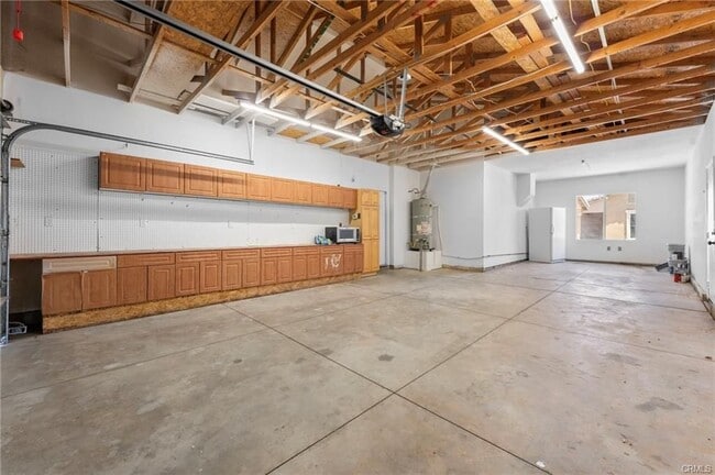 Building Photo - 1037 Charles St