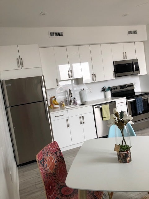 Building Photo - 1169 Hope St