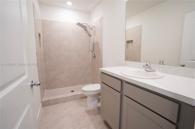 Building Photo - 528 NE 1st St