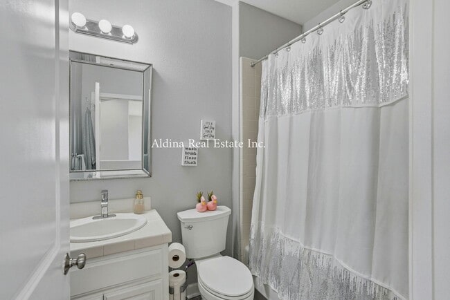 Building Photo - Monte Bella Community
