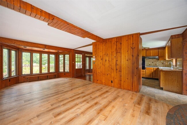 Building Photo - 1503 NY-9G