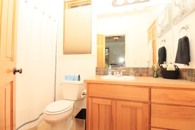 Building Photo - Fully Furnished home in Sisters Oregon