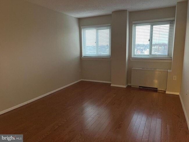 Building Photo - 1225 Martha Custis Dr