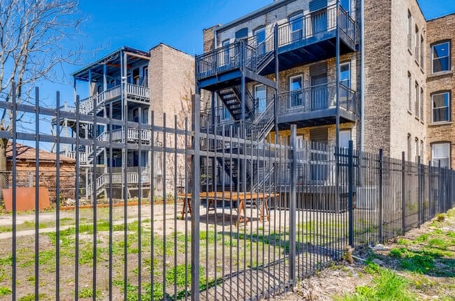 Building Photo - 4514 S Calumet Ave