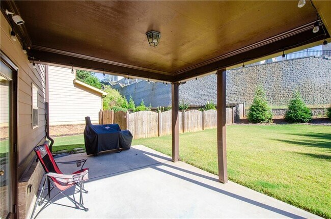 Building Photo - 4669 Sierra Creek Dr NE