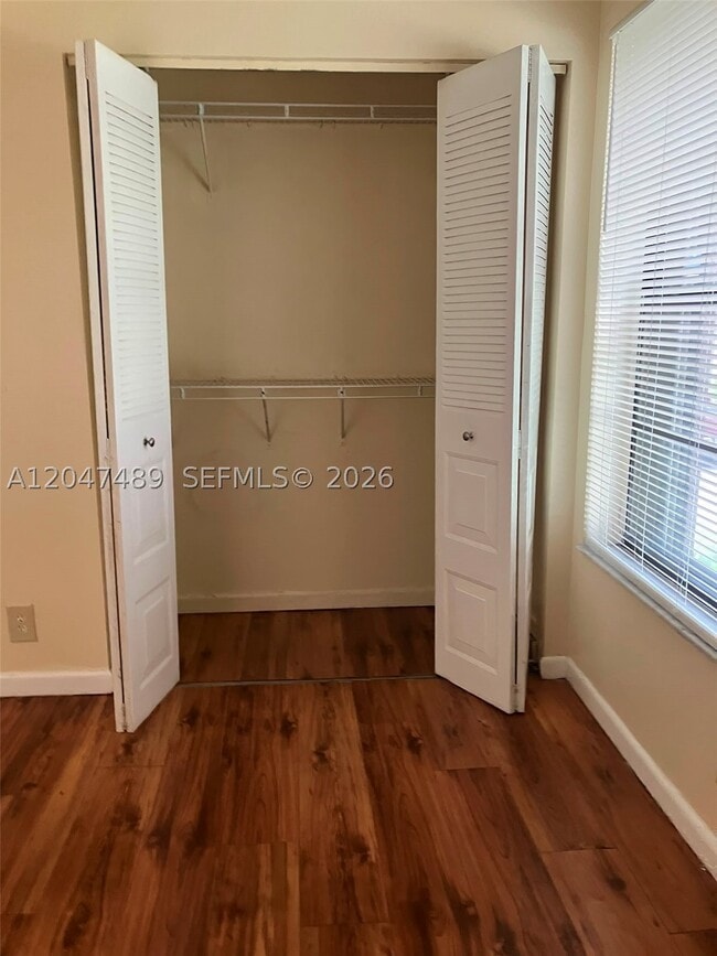 Building Photo - 204 Lake Pointe Dr